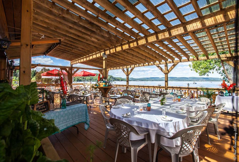Bistro terrace on the Ville de Saint-Gabriel beach