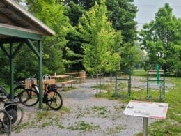Saint-George stop on the Montérégiade bike path in Ange-Gardien