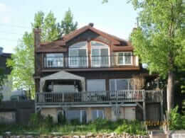 Vue du gîte et cour arrière à Pincourt