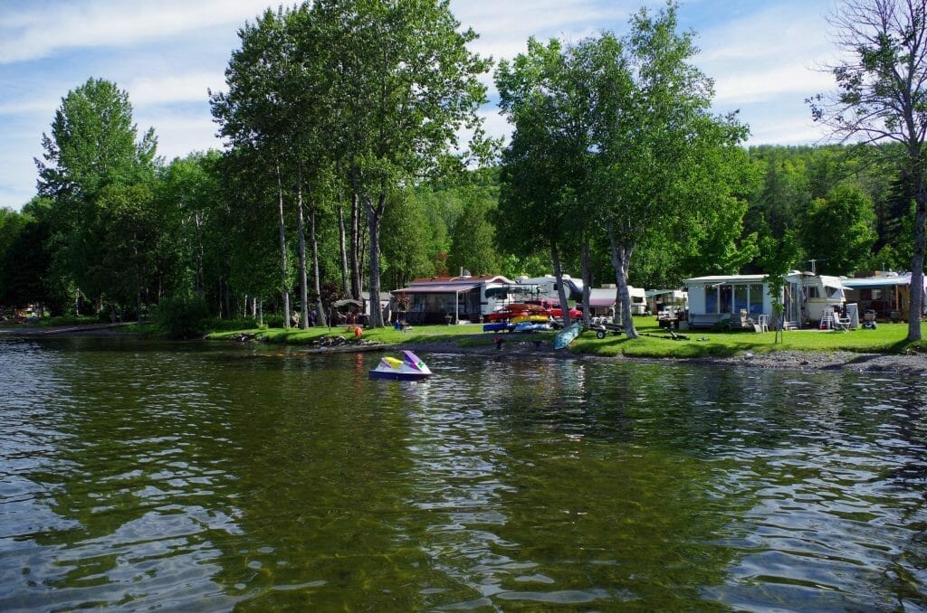Camping Domaine Drapeau view of Lac Long