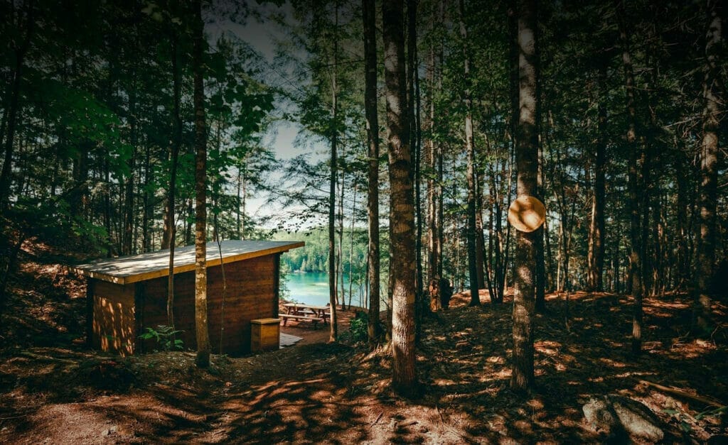 Ready-to-camp micro-chalet in Gracefield, Quebec