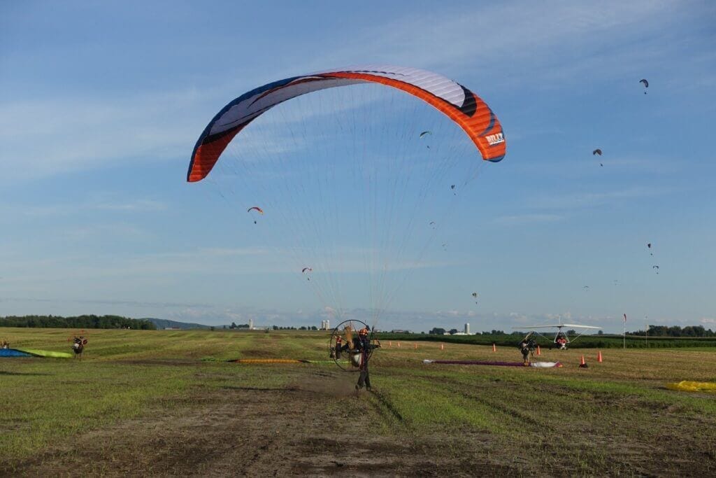 Cours de paramoteur chez Voiles 4 Saisons à St-Antoine-sur-Richelieu
