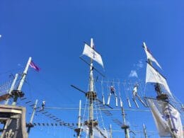 Dans les airs, le cœur léger