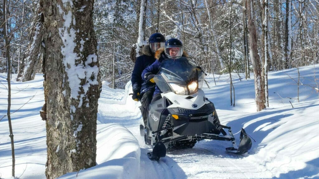 Snowmobile tours - Laurel Aventure Nature