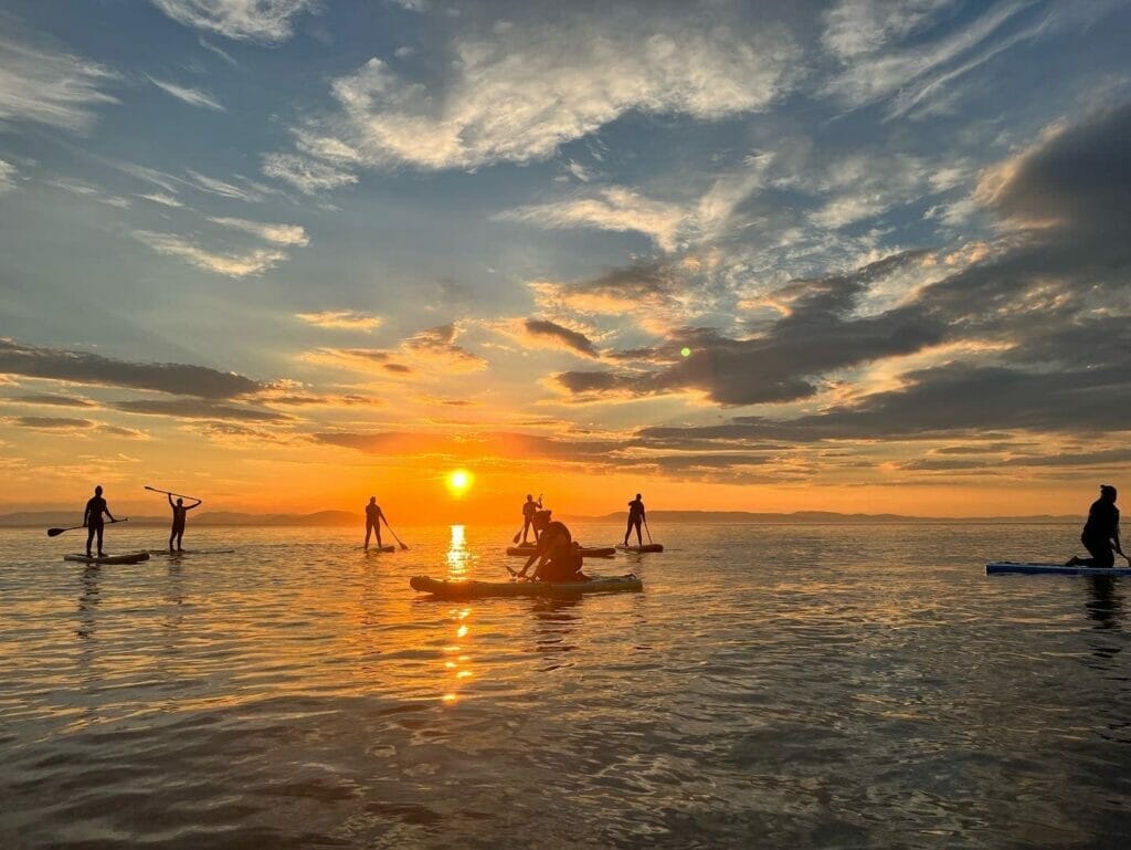 Groupe en planche à pagaie au Bas-Saint-Laurent