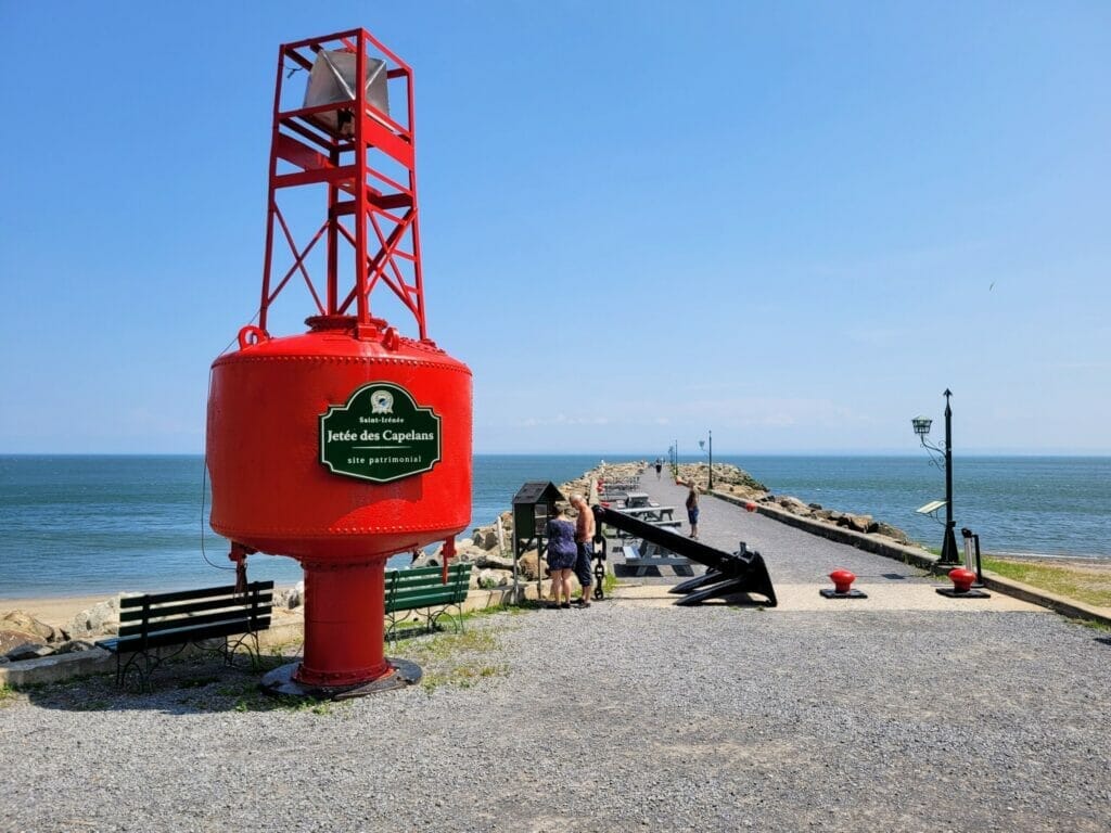 Access to the Capelans jetty in Saint-Irénée