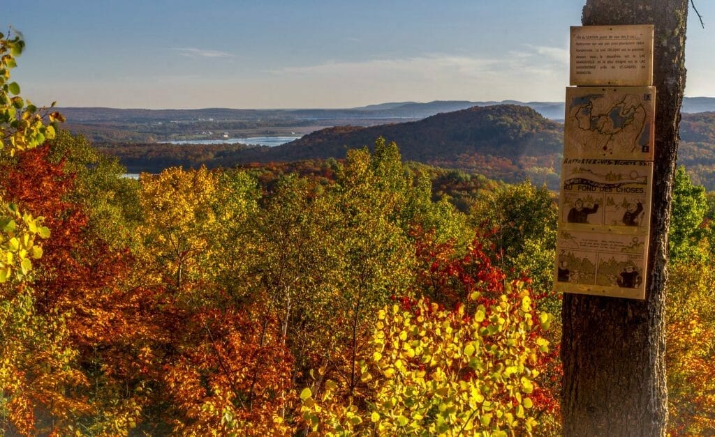 View of the 3 lakes from the Lac en Coeur trails