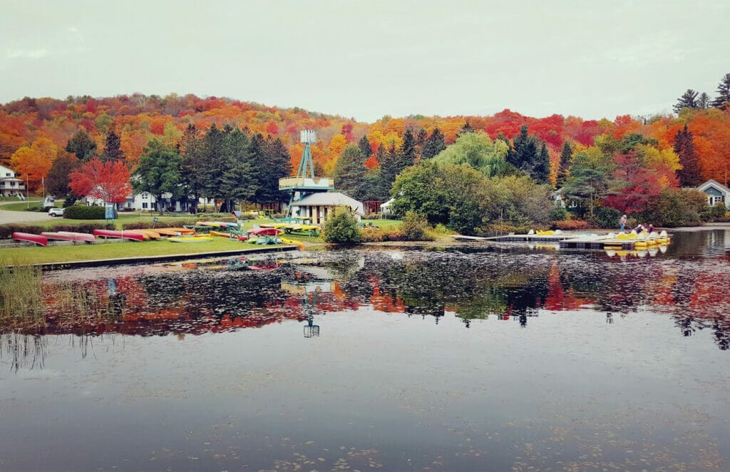 View of the lake and the Havre Familial outdoor center