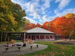 La Maison amérindienne en été