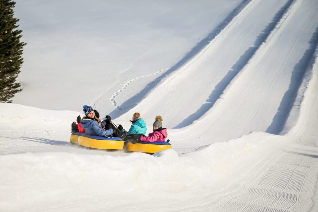 Glissade sur tubes à Mont-Tremblant