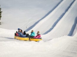 Glissade sur tubes à Mont-Tremblant