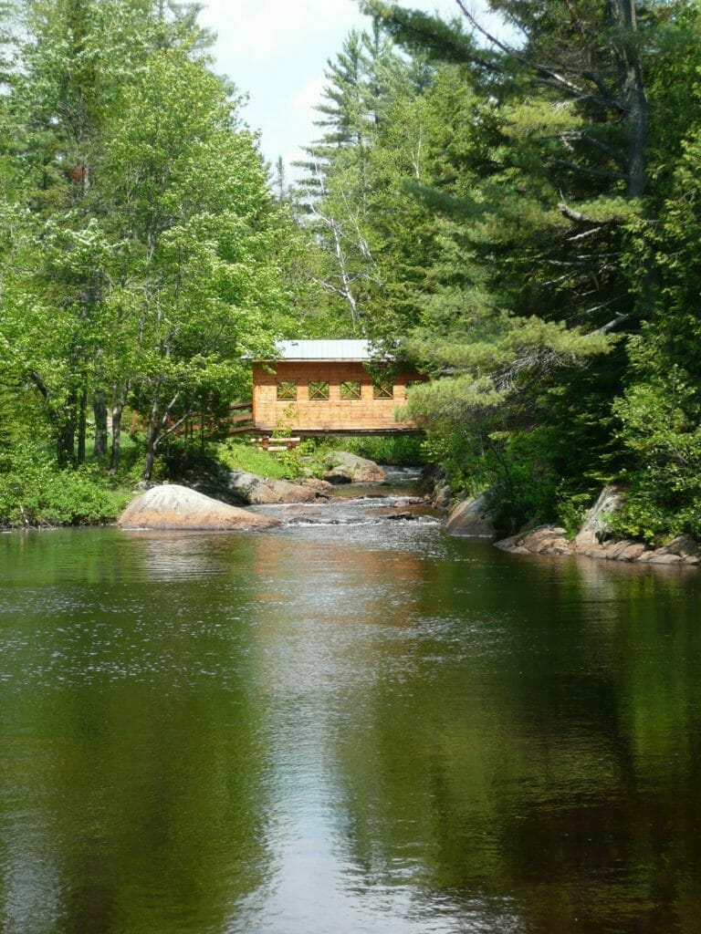 Pont sur la rivière de la Boule