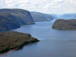 Lac Walker dans la réserve faunique de Port‑Cartier–Sept‑Îles