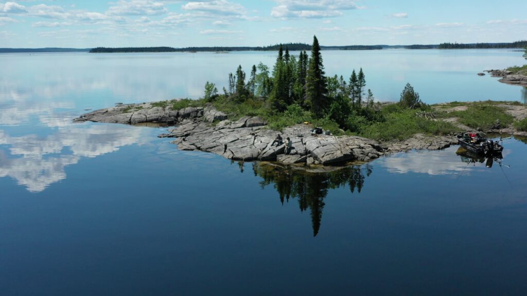 Pêche au lac Albanel dans le parc national Nibiischii
