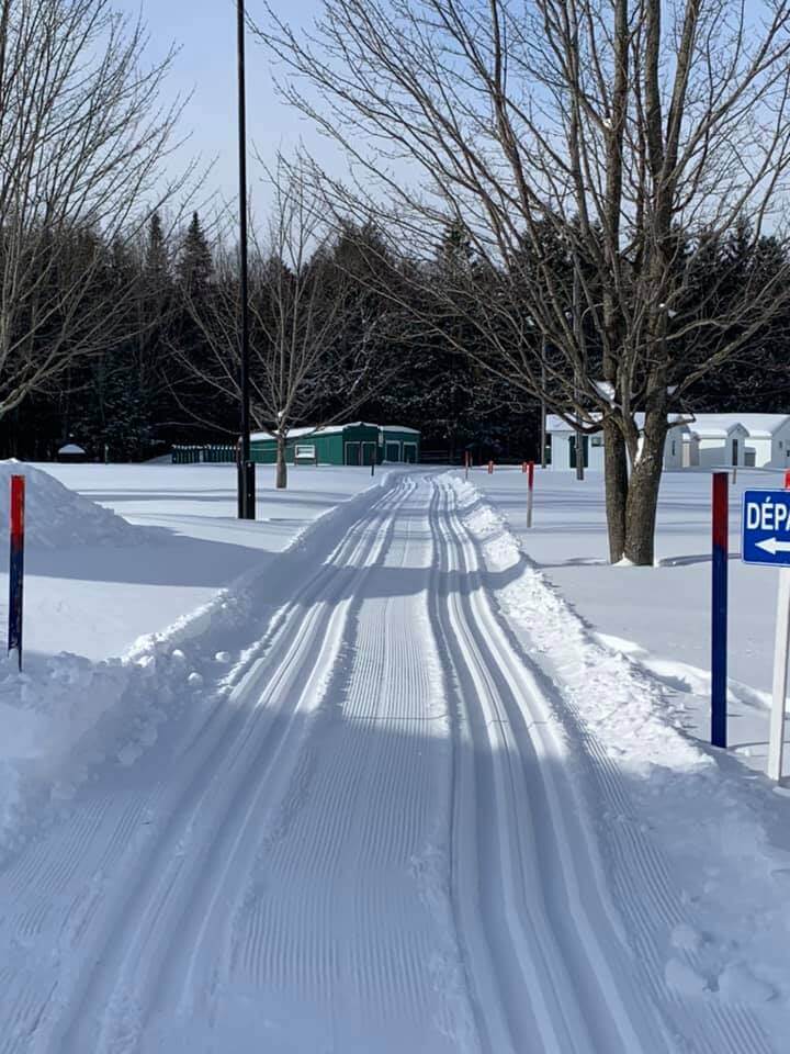 Double-track cross-country ski trails in Val-des-Sources