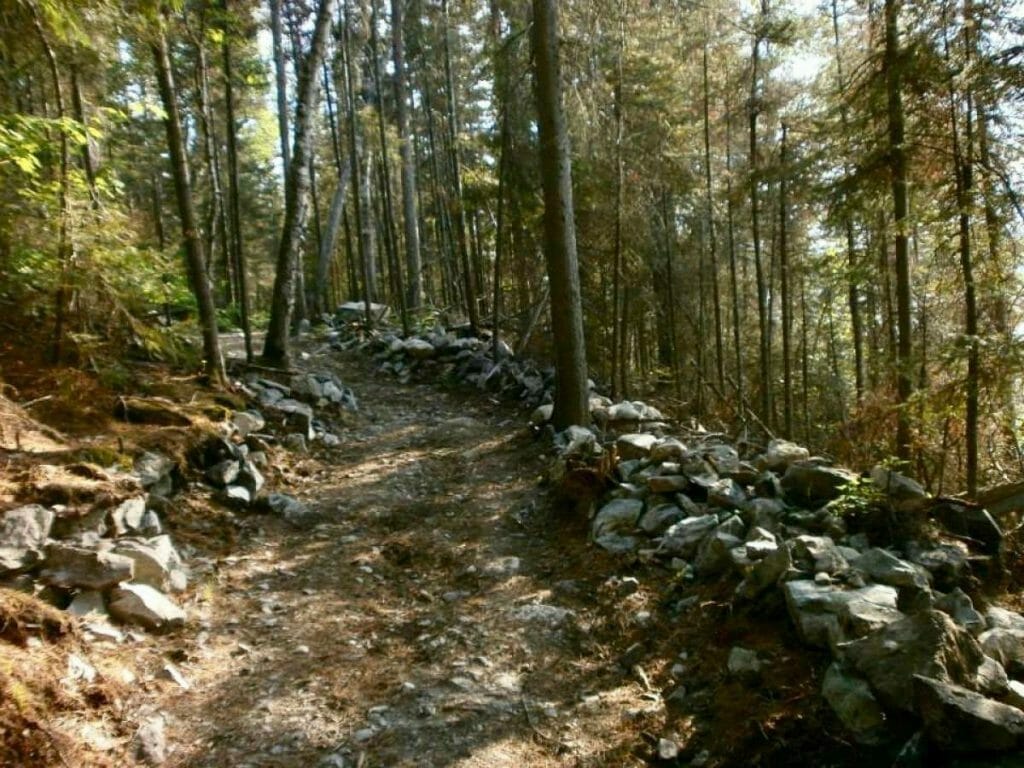 Pointe-aux-roches trail