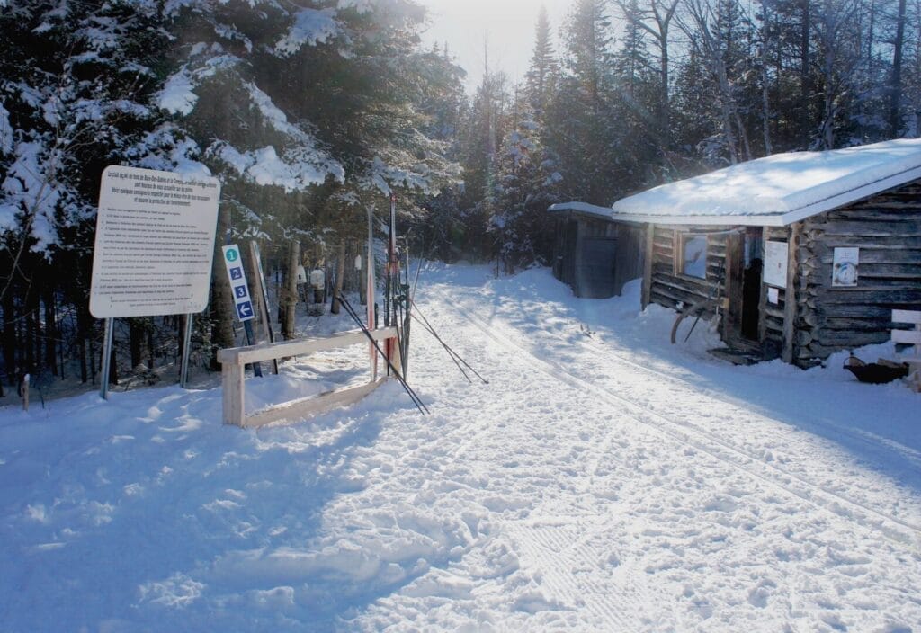 Departure from the Club de Baie des Sables cross-country ski trails