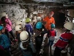 Group tour of the Saint-Léonard cave