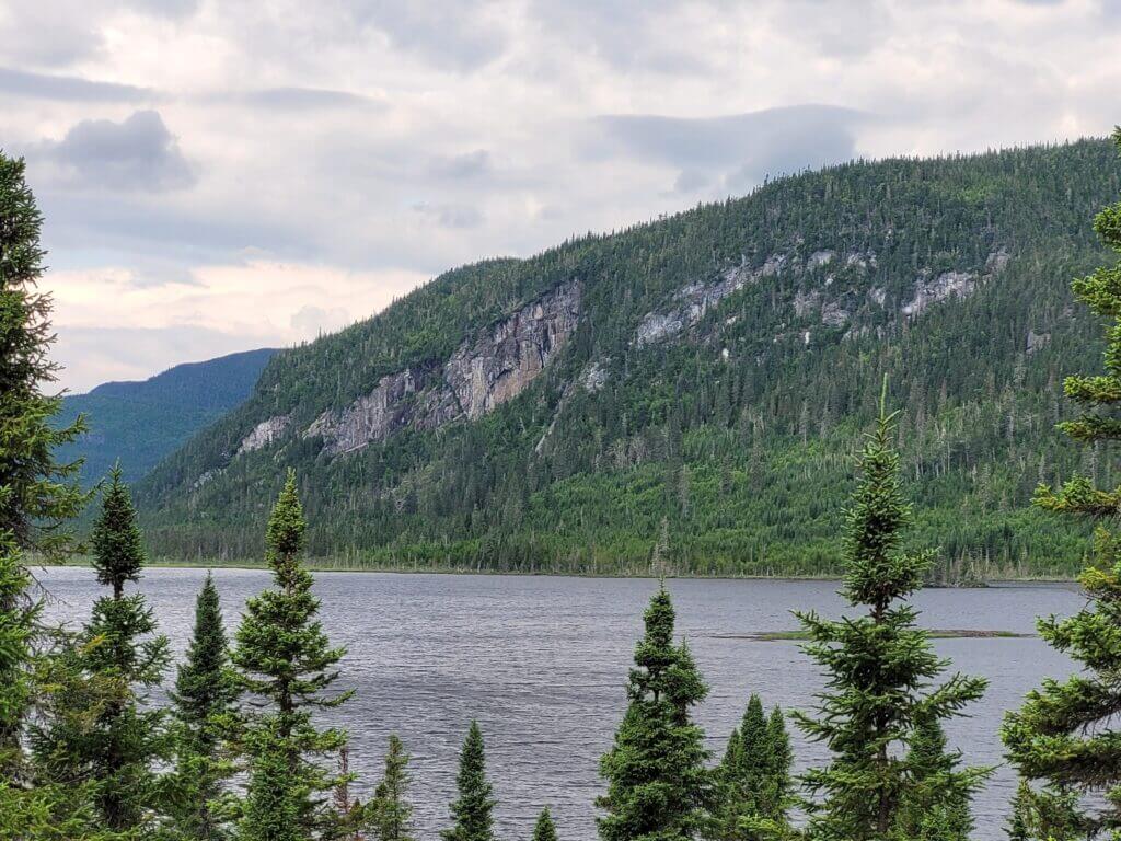 Lac à l'Écluse at sentier des Sommets