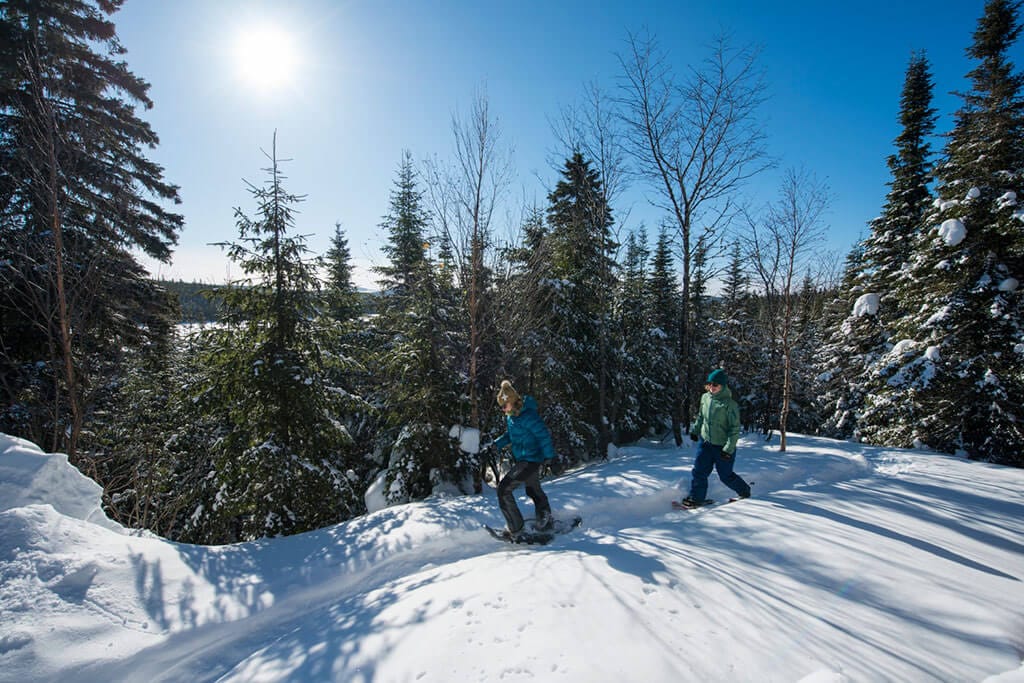 Raquette au camp Mercier dans la réserve faunique des Laurentides