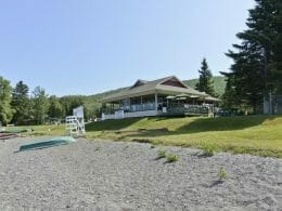 Terrace restaurant on Dégelis beach