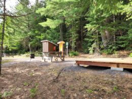 Site de camping de la vélopiste Jacques-Cartier/Portneuf situé à Rivière-à-Pierre