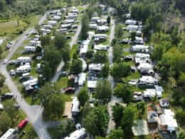 Vue aérienne du camping Luciole à St-Philibert