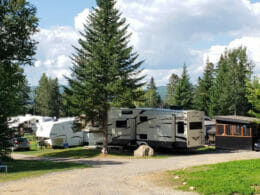 Sites de camping et tentes roulottes au camping Saint-Grabriel