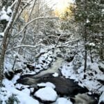 Cascades en hiver le long du sentier Iroquois