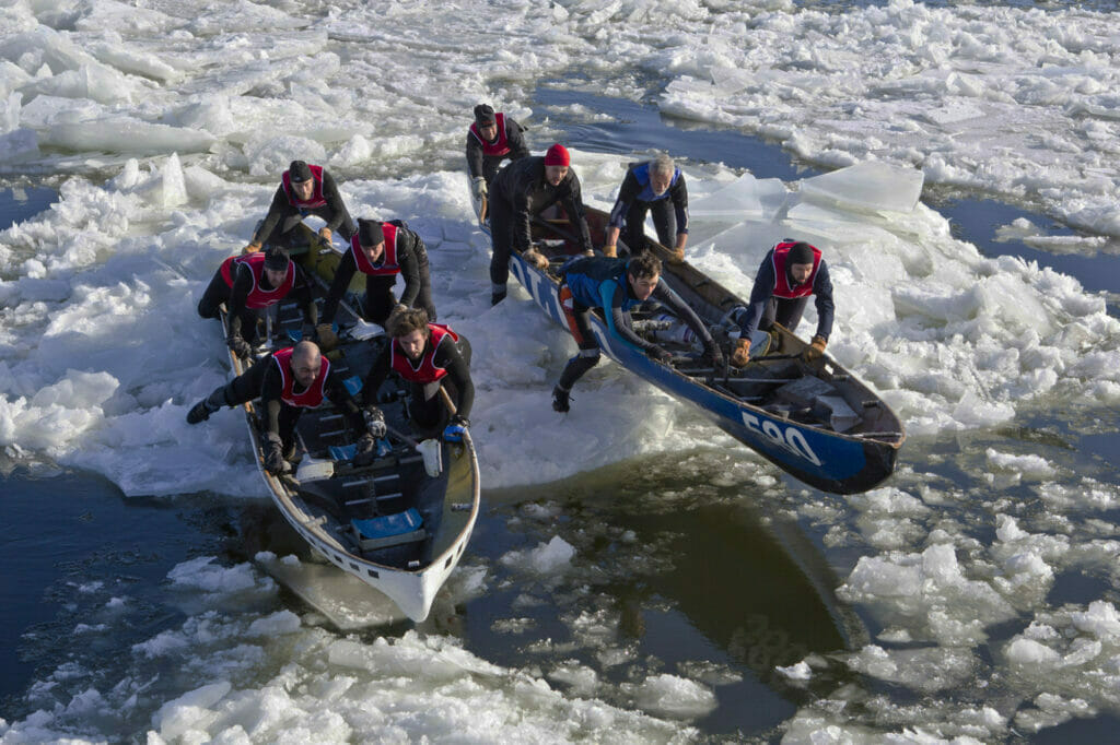 Canot à glace sur le fleuve St-Laurent à Québec