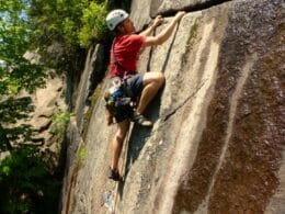 Escalade de rocher avec l'école d'escalade Passe-Montagne