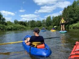 Kayak et planche à pagaie sur la rivière Etchemin