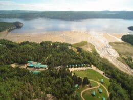 Vue aérienne du village-vacances Petit-Saguenay